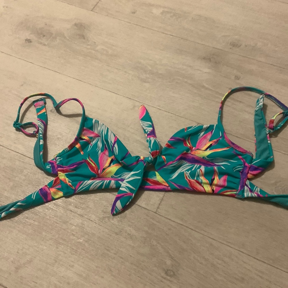 Swim top. Medium